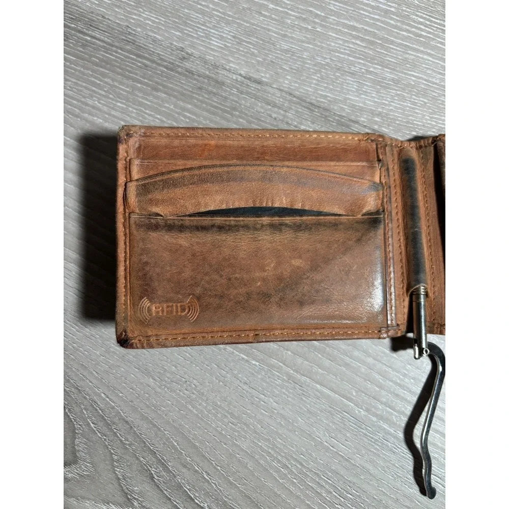 Amelleon Mens Brown Leather RFID Blocking Bifold Money Clip Wallet ID Window